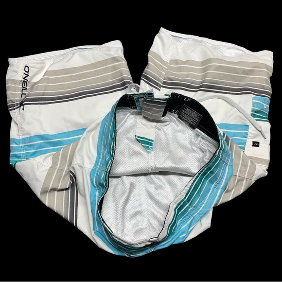 O’Neill White 33 Mid-Rise Santa Cruz Striped Board Shorts 10” Inseam in EUC - Picture 3 of 7